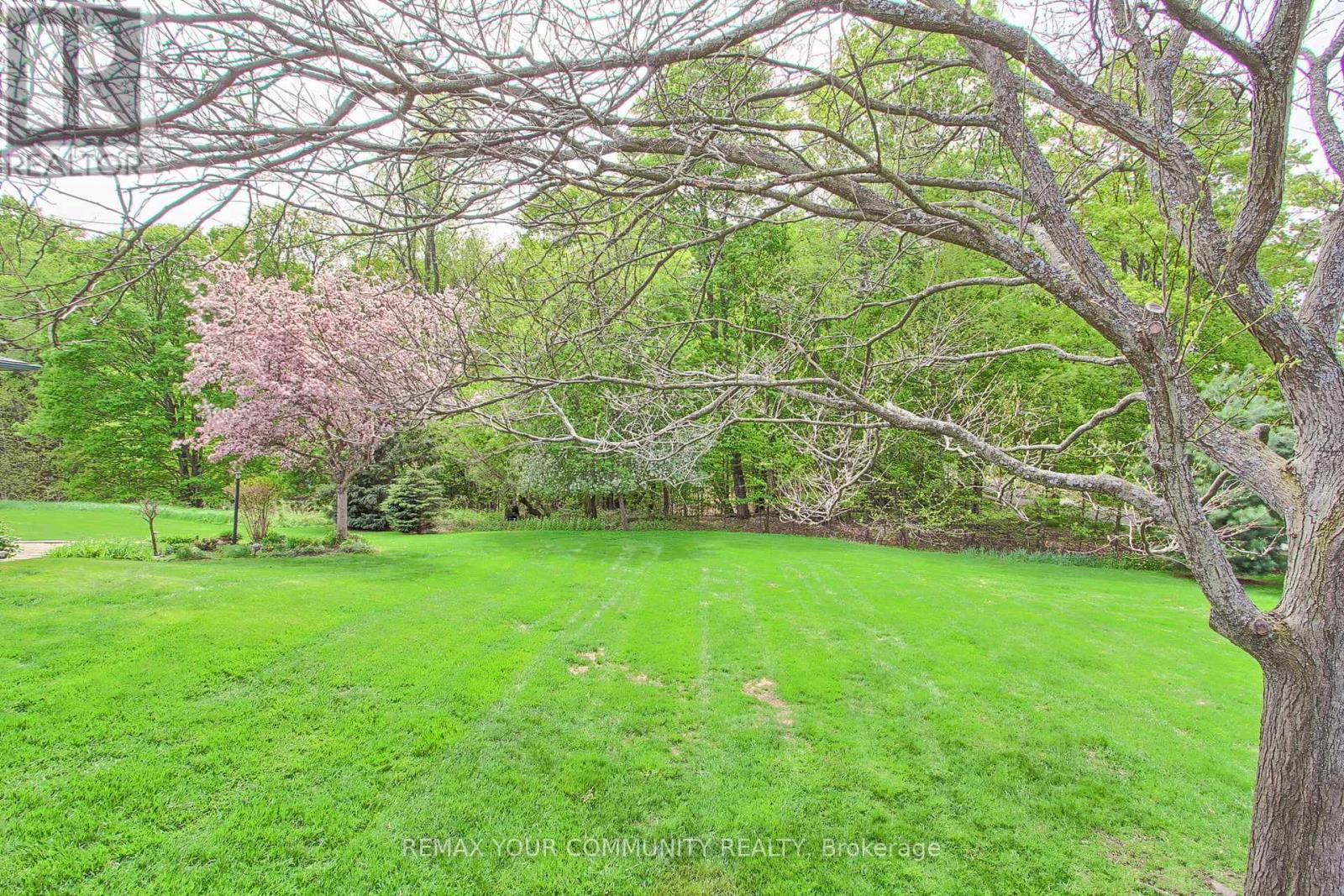 5 - 23 Reddington Drive Property Photo 47