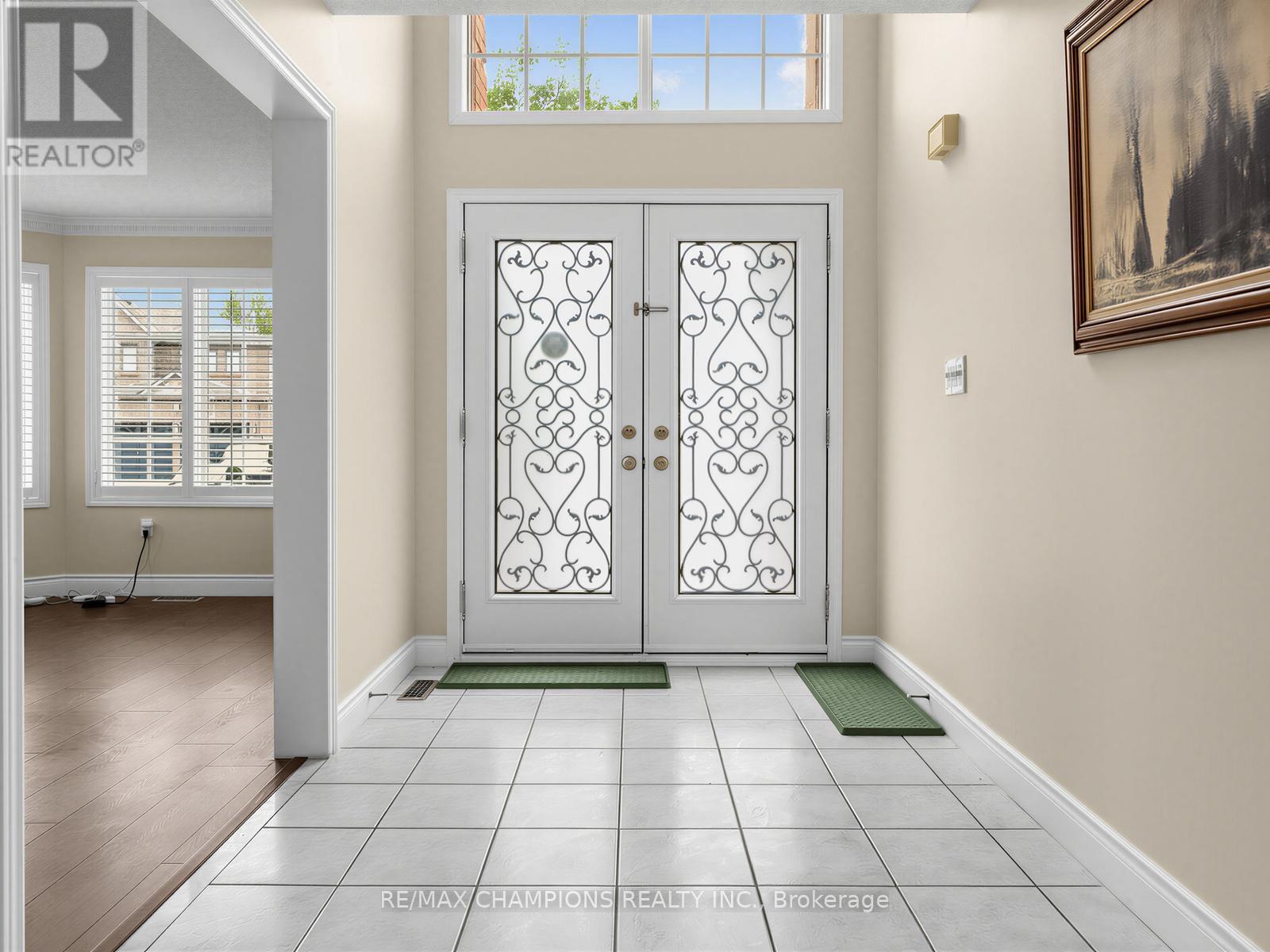 1 Cluster Oak Place Property Photo 7