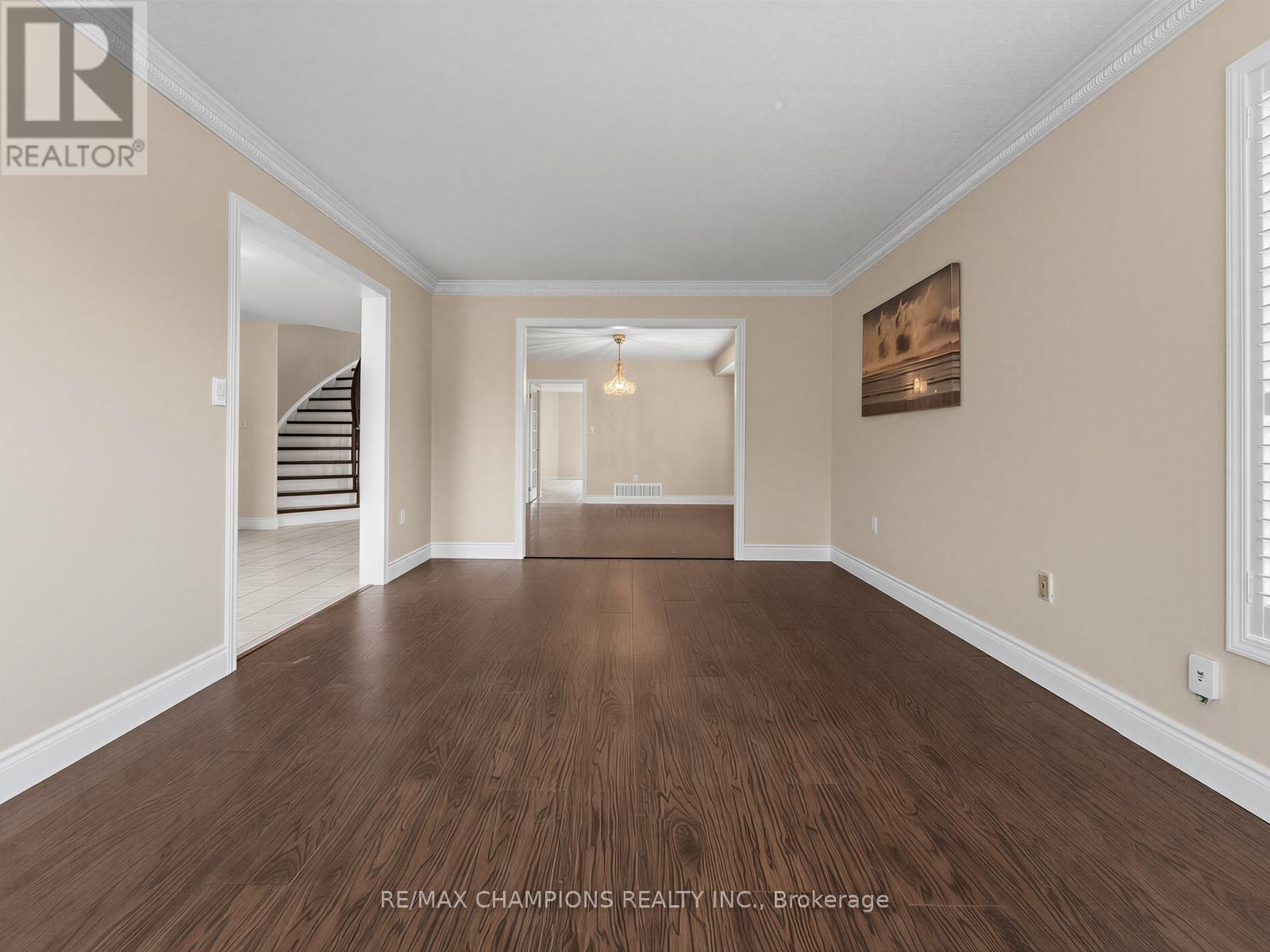 1 Cluster Oak Place Property Photo 9