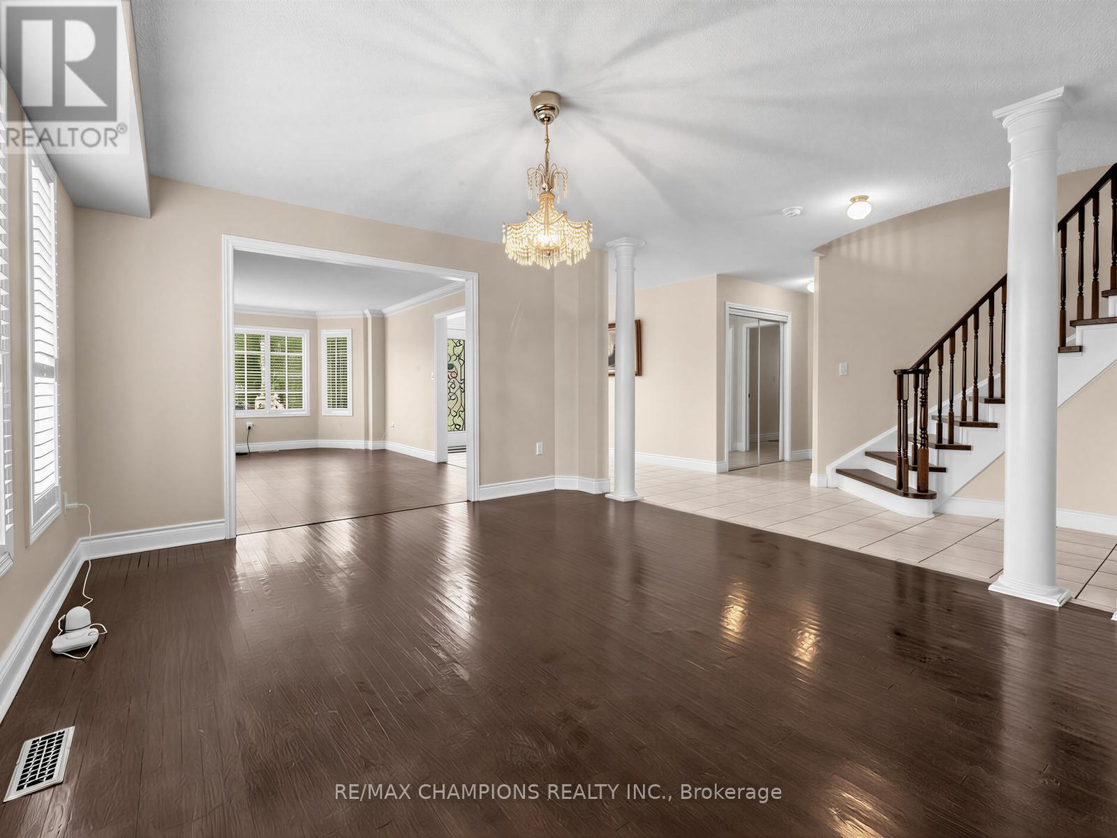 1 Cluster Oak Place Property Photo 11