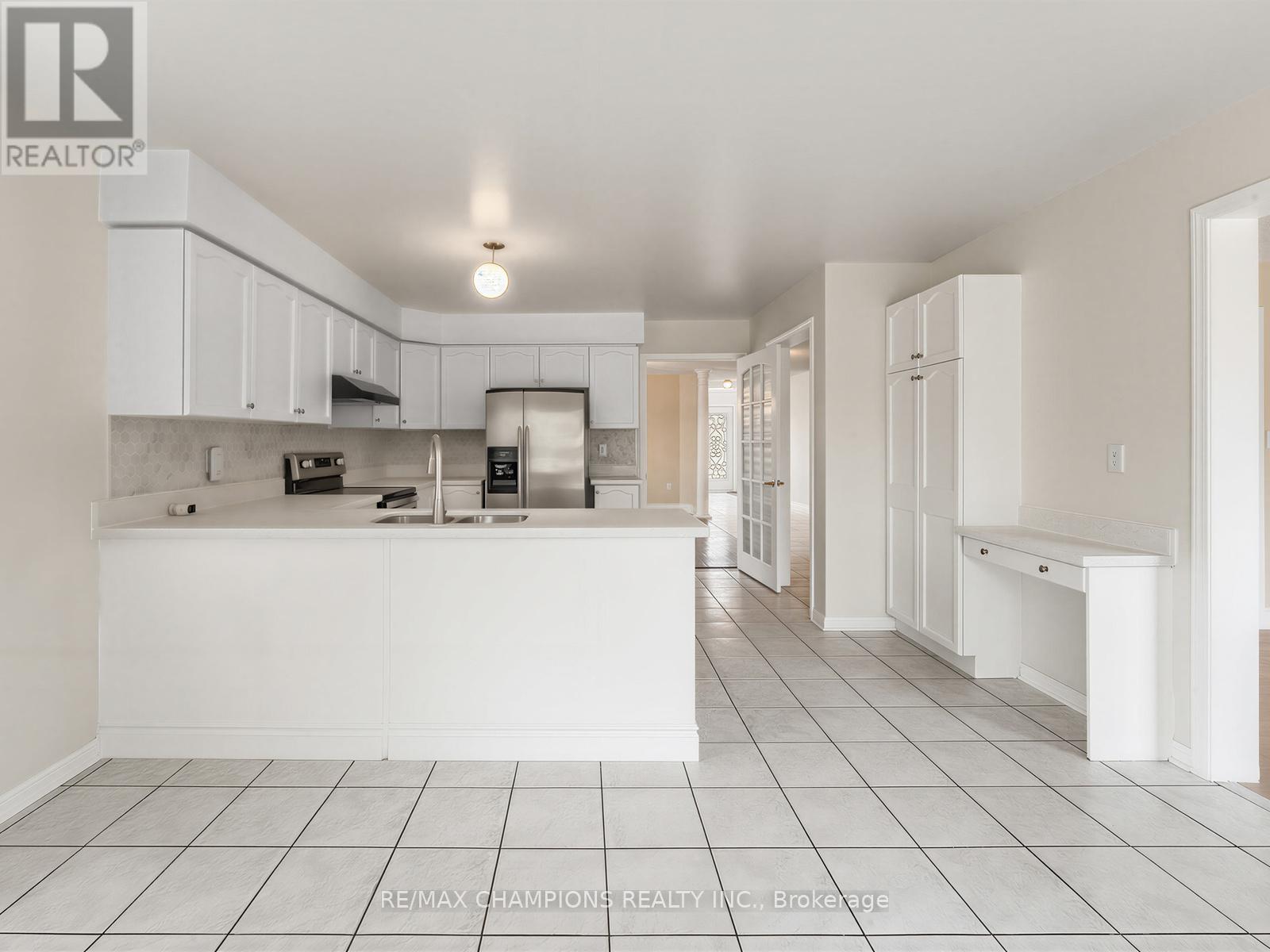 1 Cluster Oak Place Property Photo 15