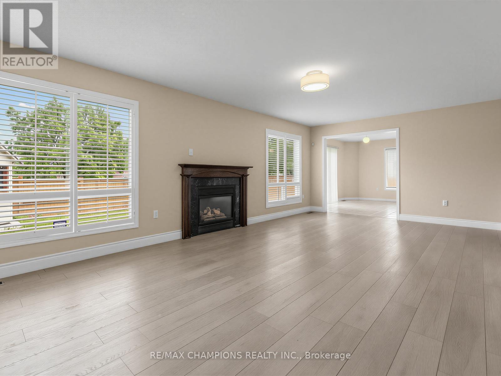 1 Cluster Oak Place Property Photo 17