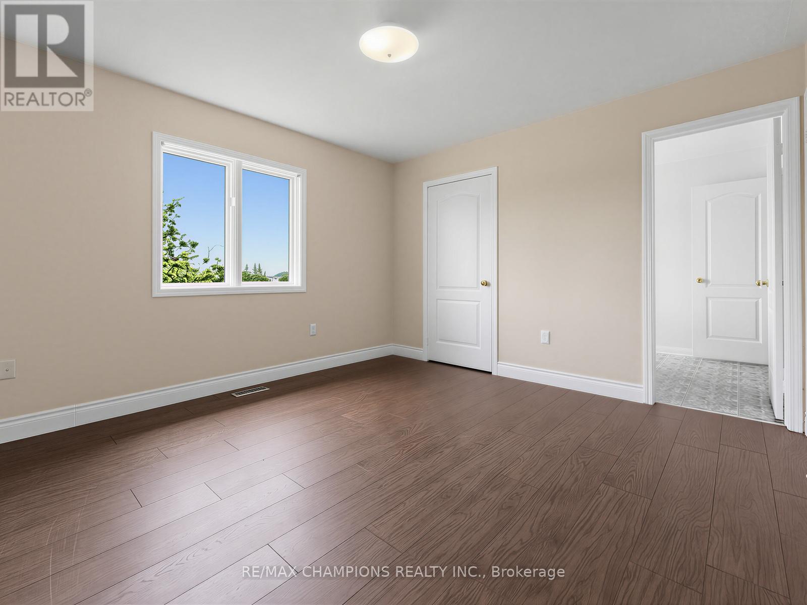 1 Cluster Oak Place Property Photo 26
