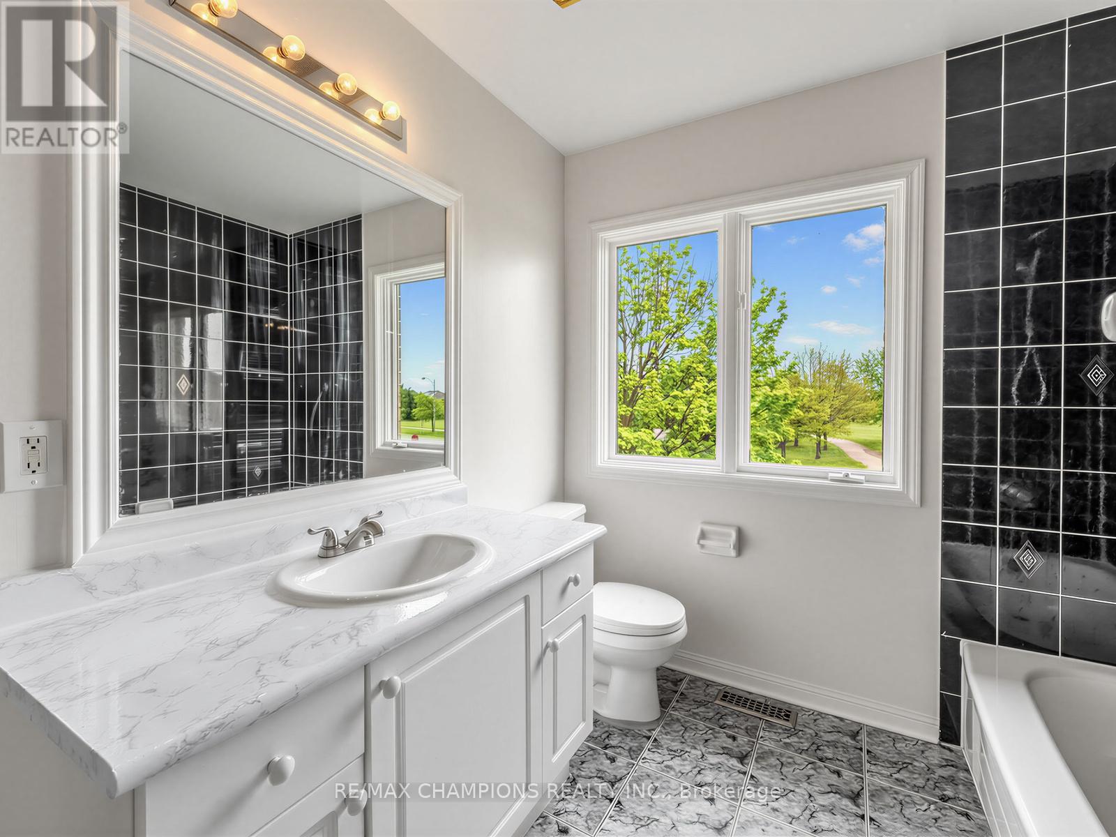 1 Cluster Oak Place Property Photo 27