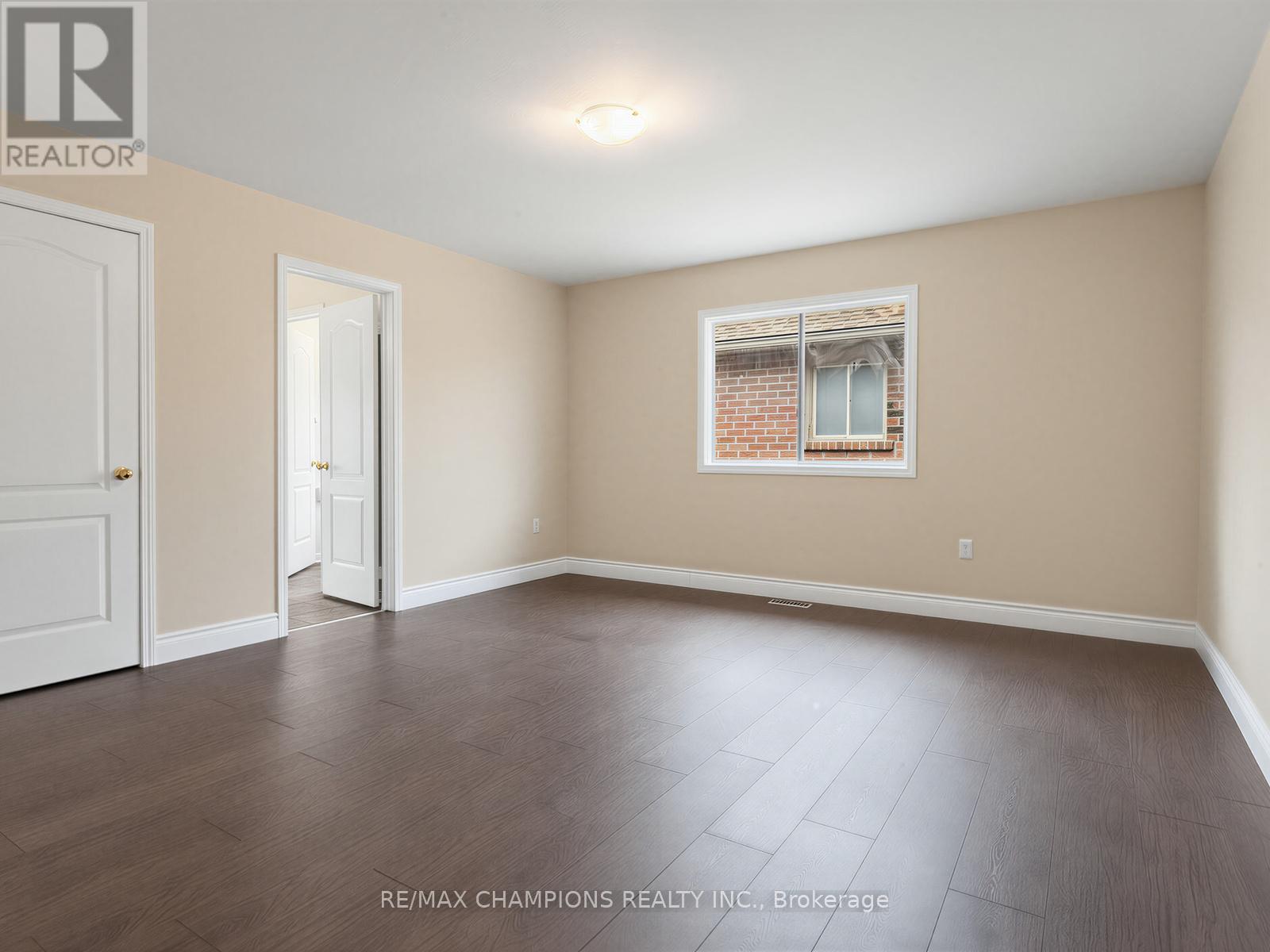 1 Cluster Oak Place Property Photo 32