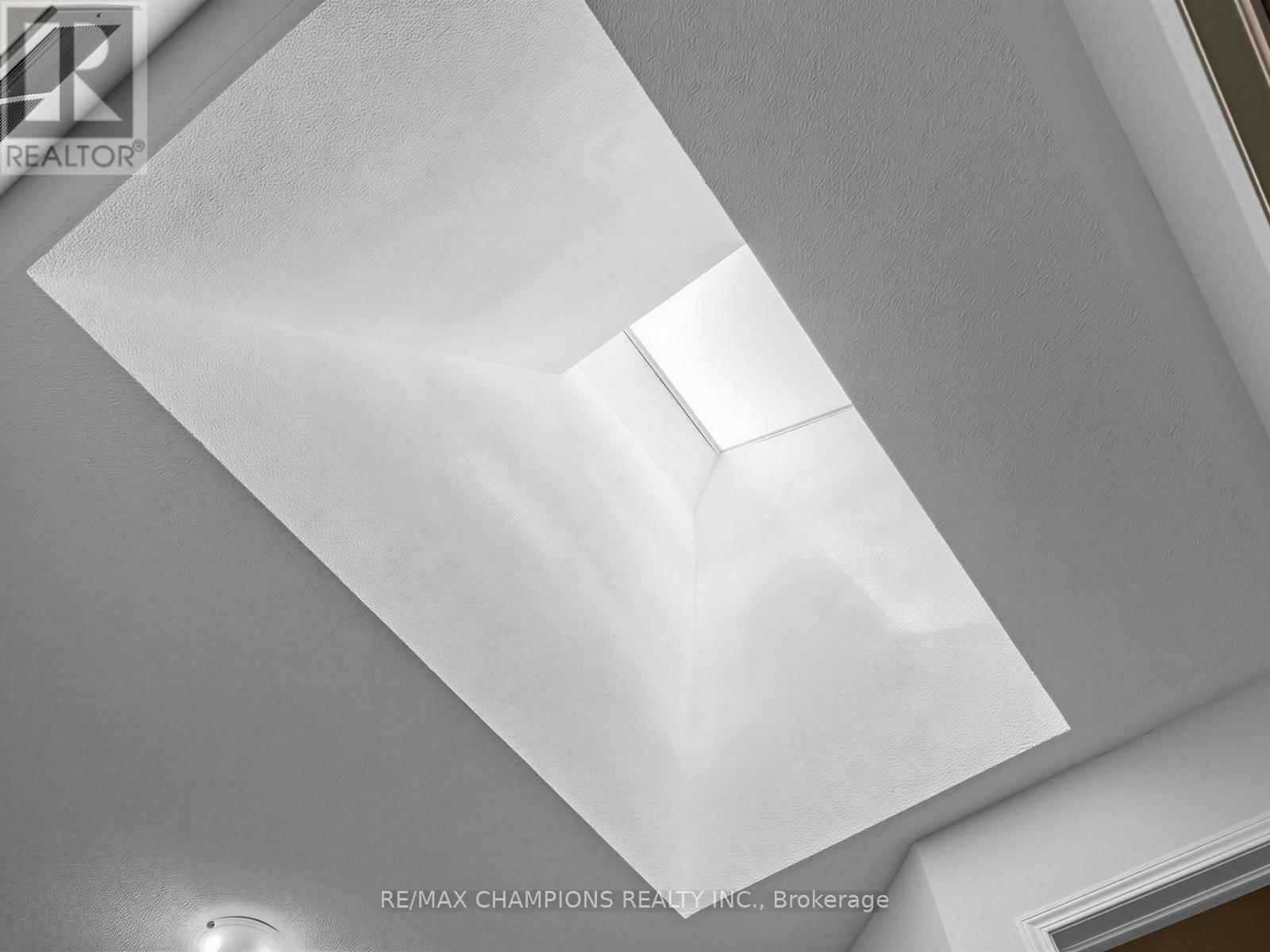 1 Cluster Oak Place Property Photo 33