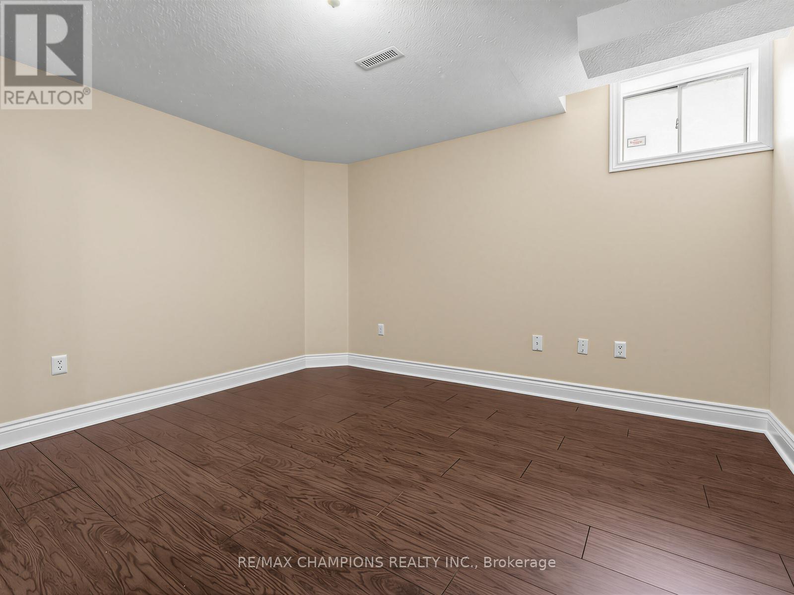 1 Cluster Oak Place Property Photo 36