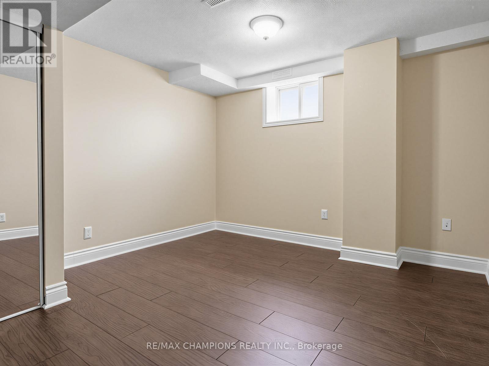 1 Cluster Oak Place Property Photo 37