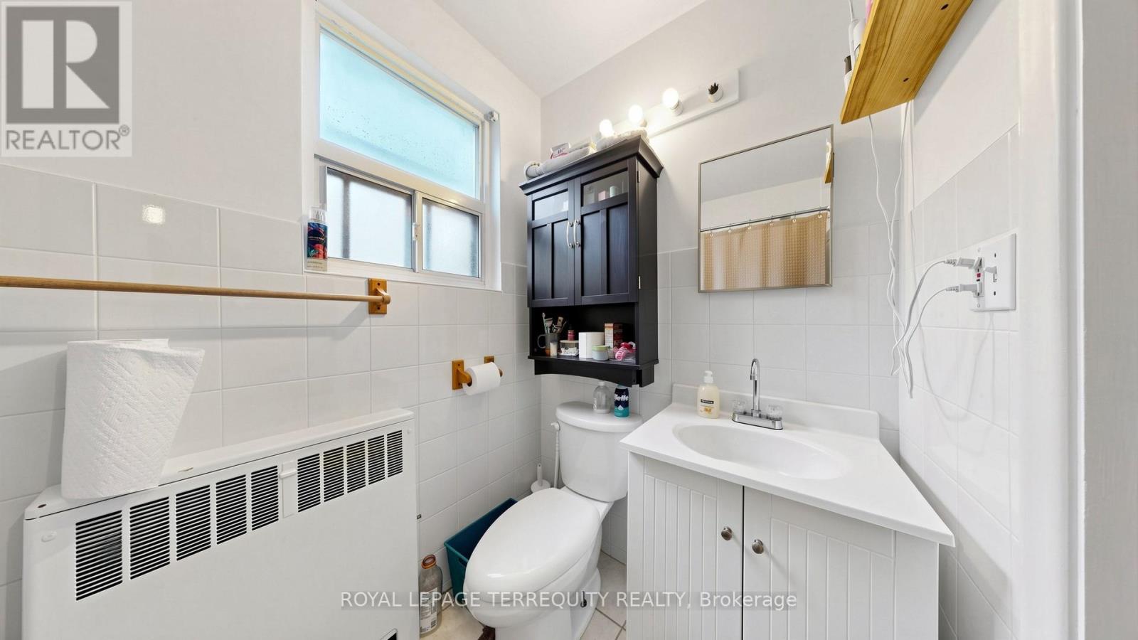 321 Lakeshore Road E Property Photo 26