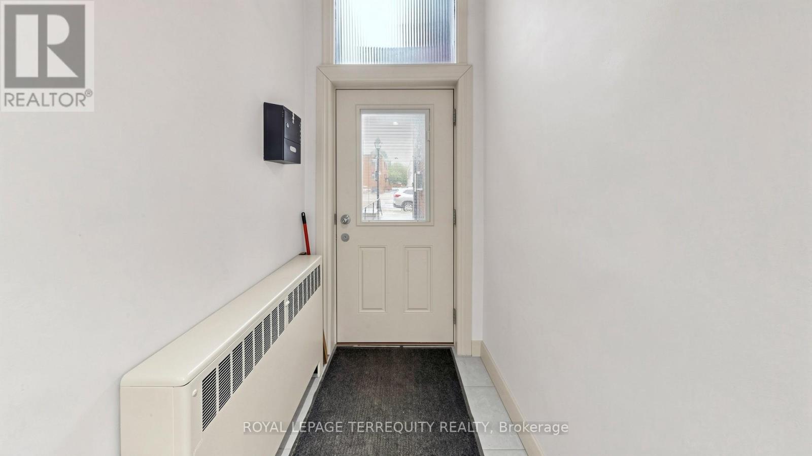 321 Lakeshore Road E Property Photo 31