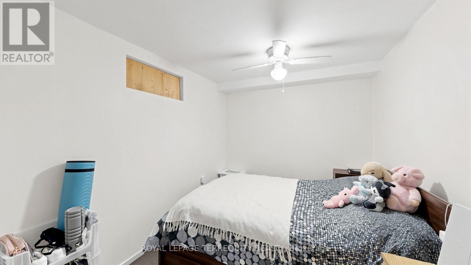 321 Lakeshore Road E Property Photo 35