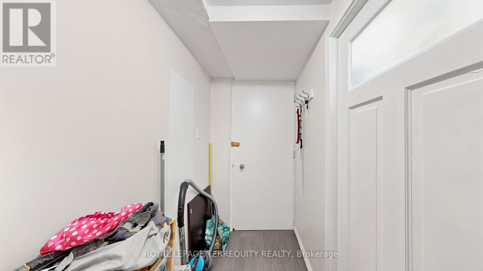 321 Lakeshore Road E Property Photo 39