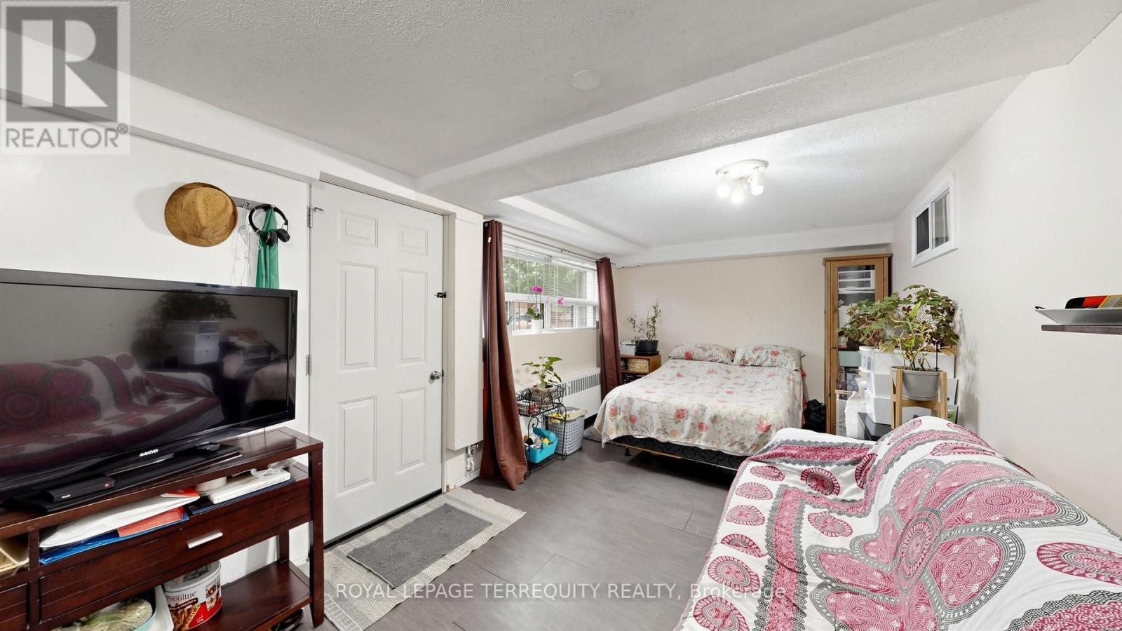 321 Lakeshore Road E Property Photo 31