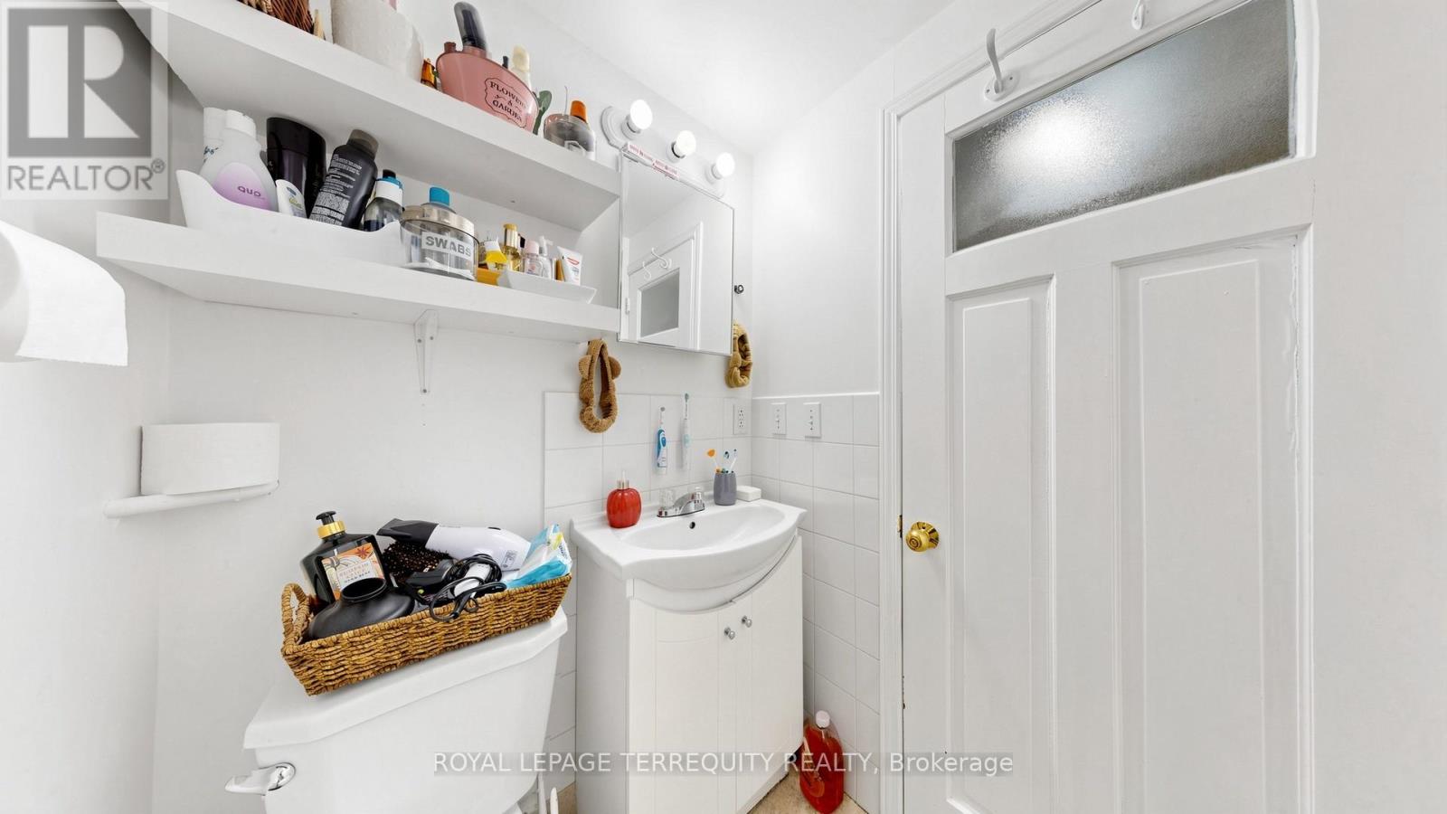 321 Lakeshore Road E Property Photo 37