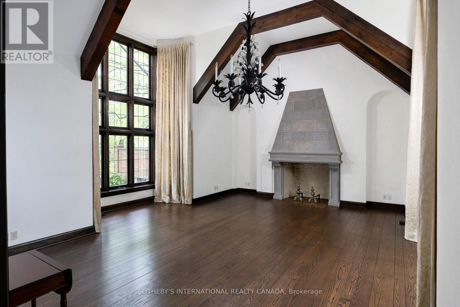 38 Edenbrook Hill Property Photo 5