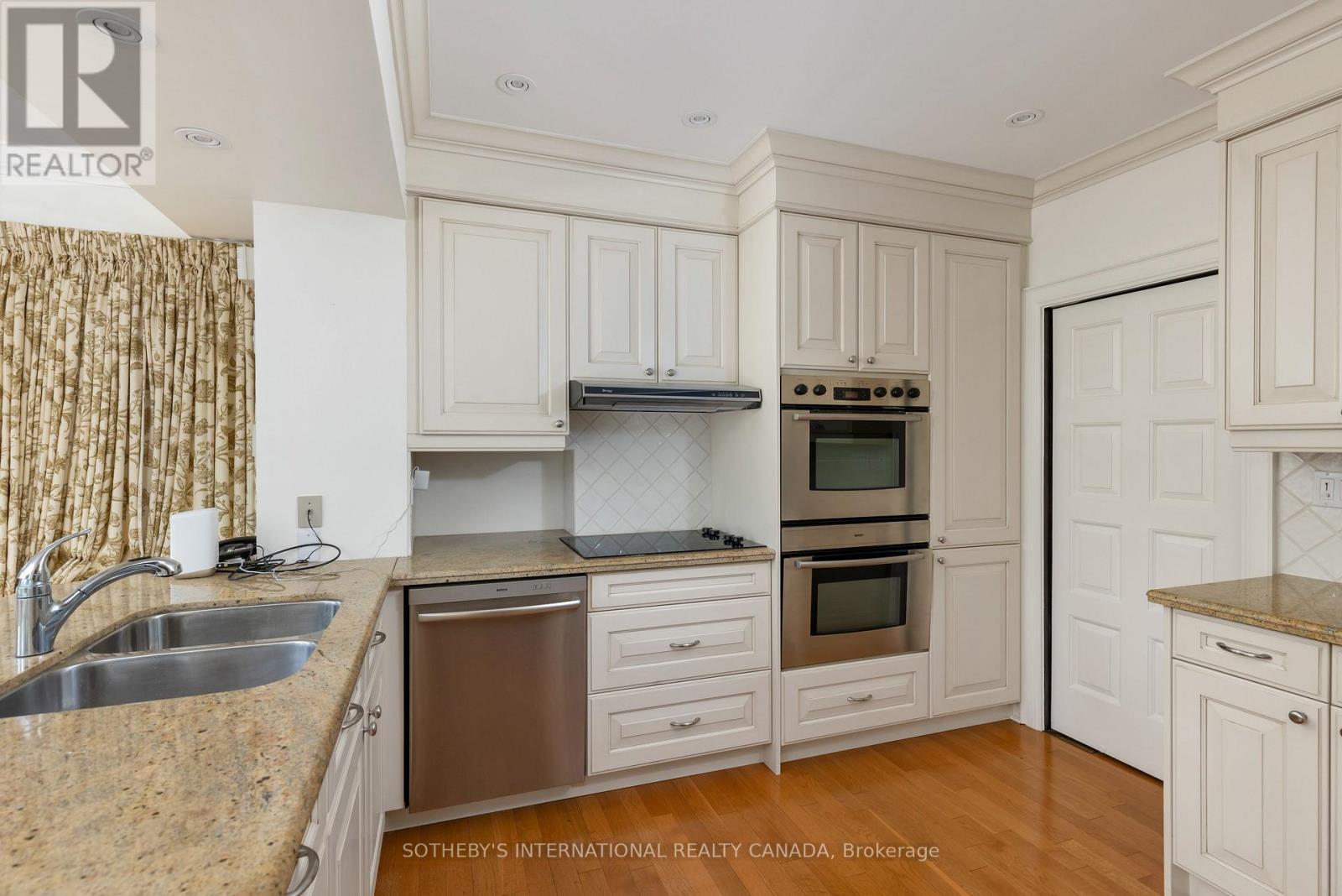 38 Edenbrook Hill Property Photo 9