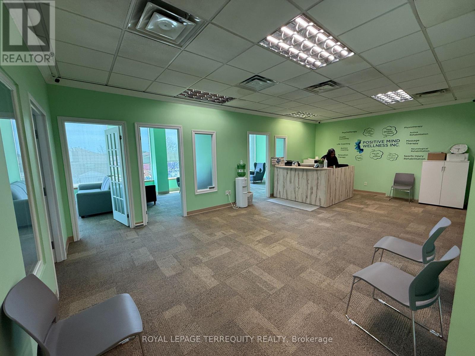 200 - 4101 Steeles Avenue W Property Photo 3