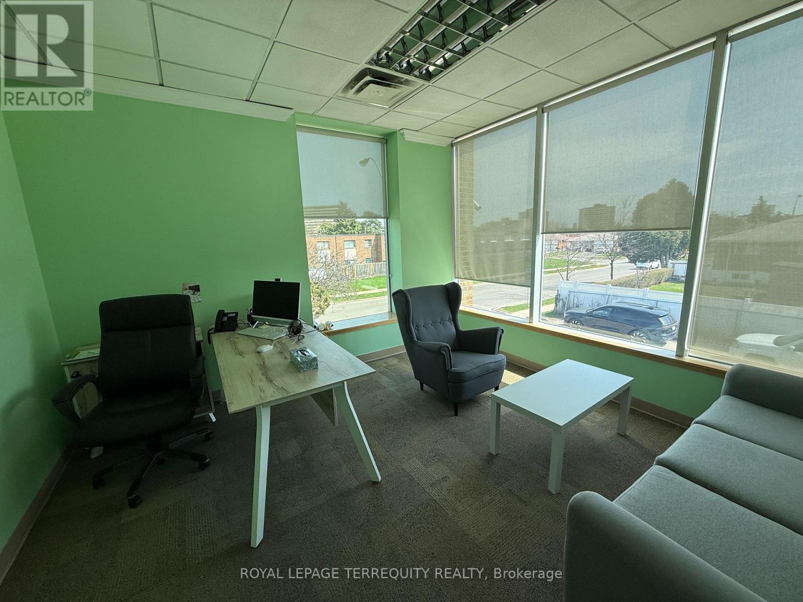 200 - 4101 Steeles Avenue W Property Photo 7