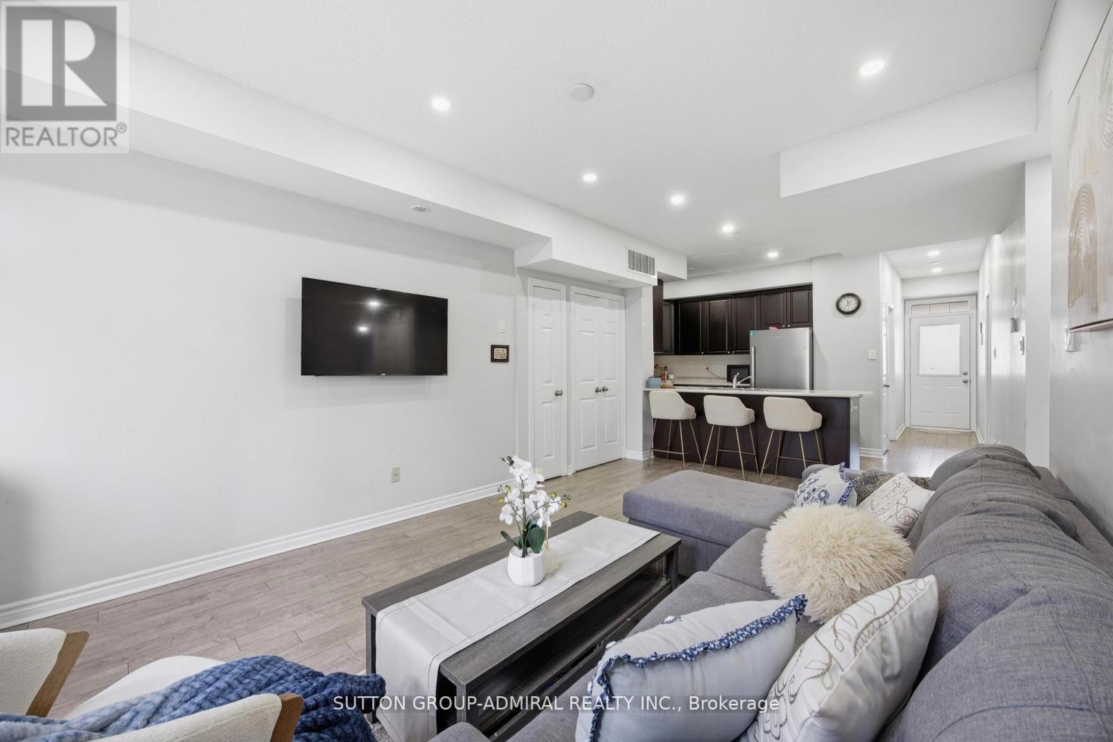 56 - 180 Howden Boulevard Property Photo 7