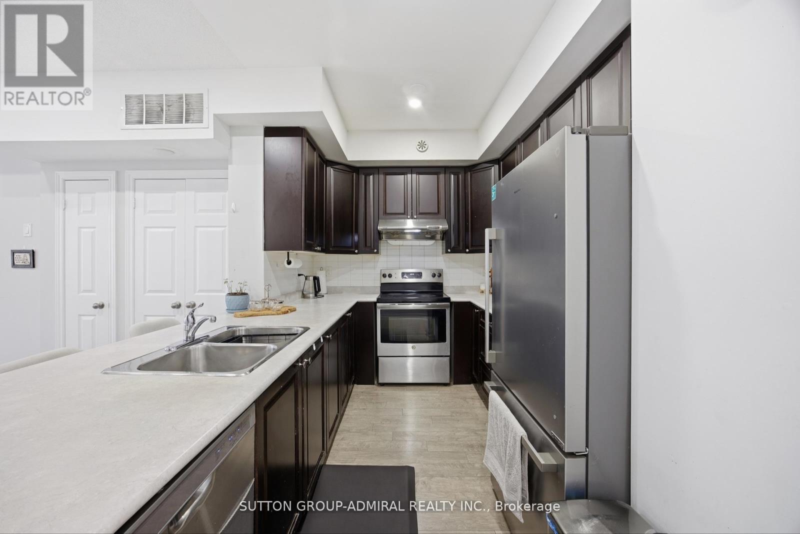 56 - 180 Howden Boulevard Property Photo 11