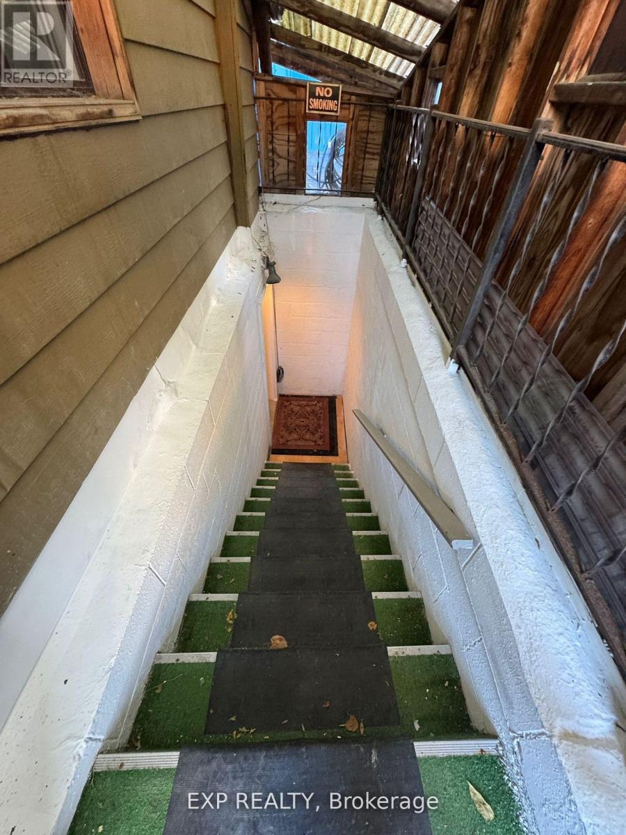 5 - 1594 Dupont Street Property Photo 3