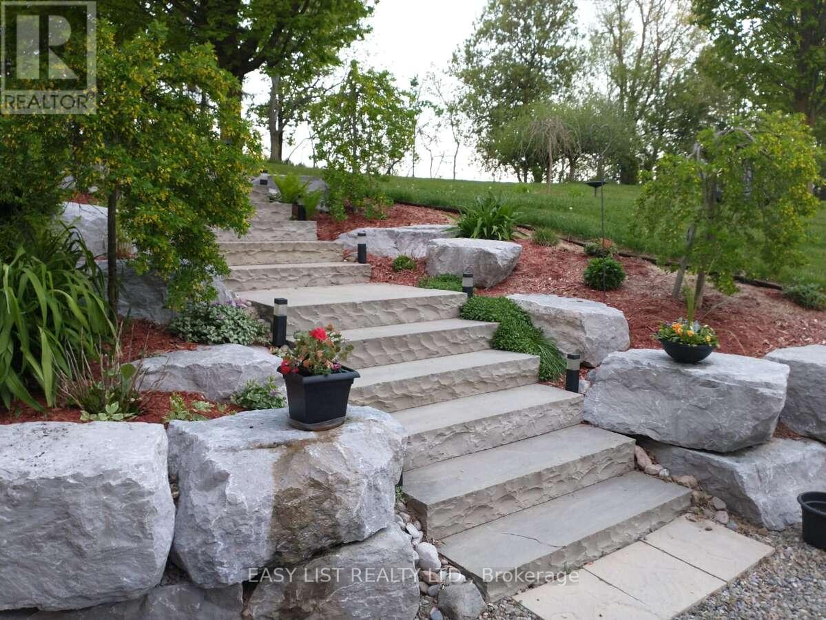 5 Worden View Property Photo 34