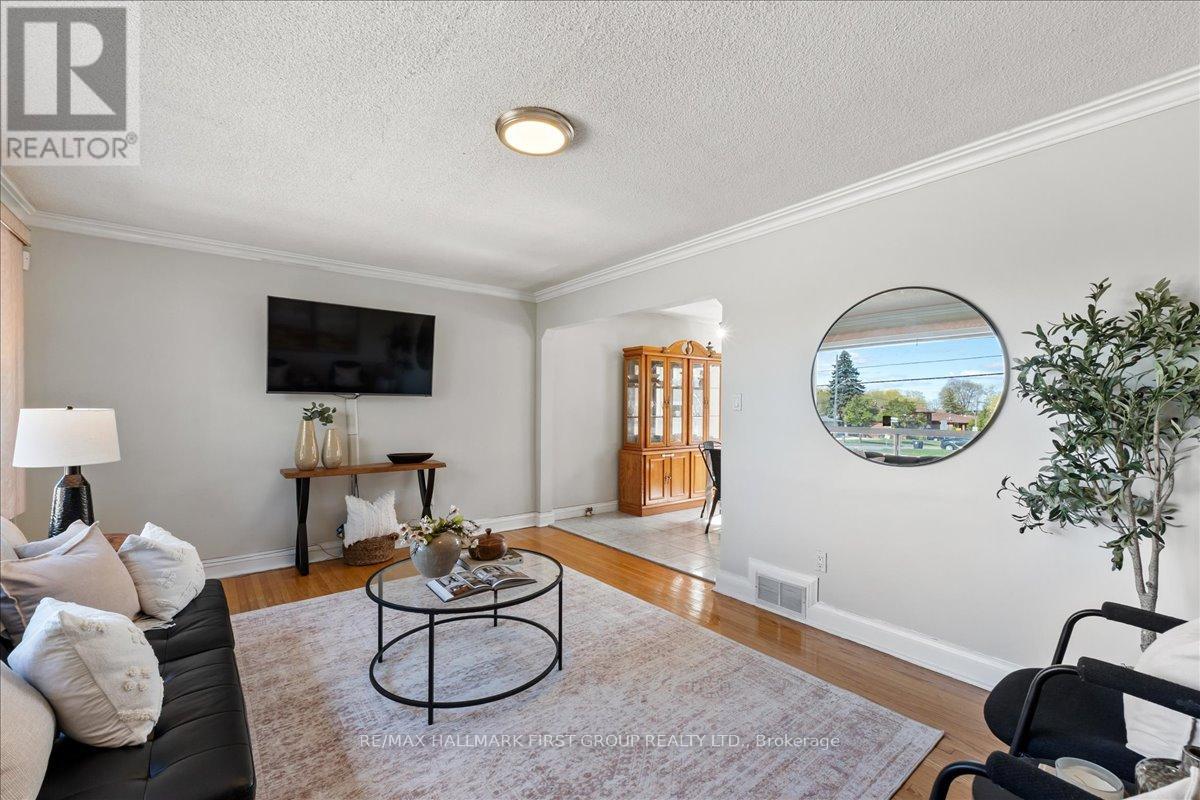 2690 Islington Avenue Property Photo 6