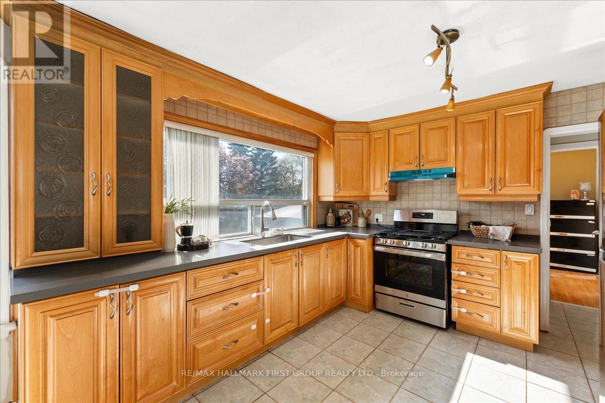 2690 Islington Avenue Property Photo 12