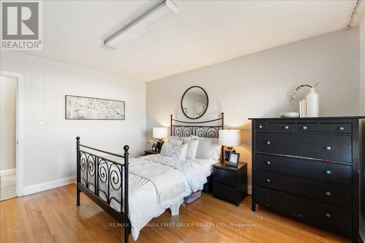 2690 Islington Avenue Property Photo 20