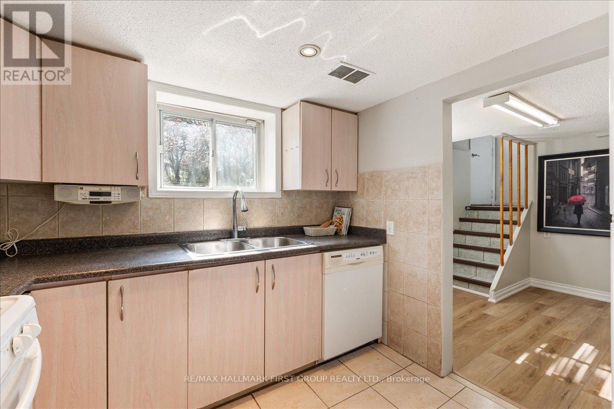 2690 Islington Avenue Property Photo 28