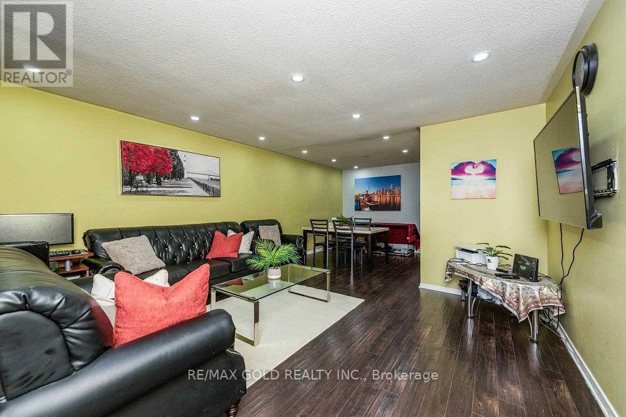 3430 Chipley Crescent Property Photo 7