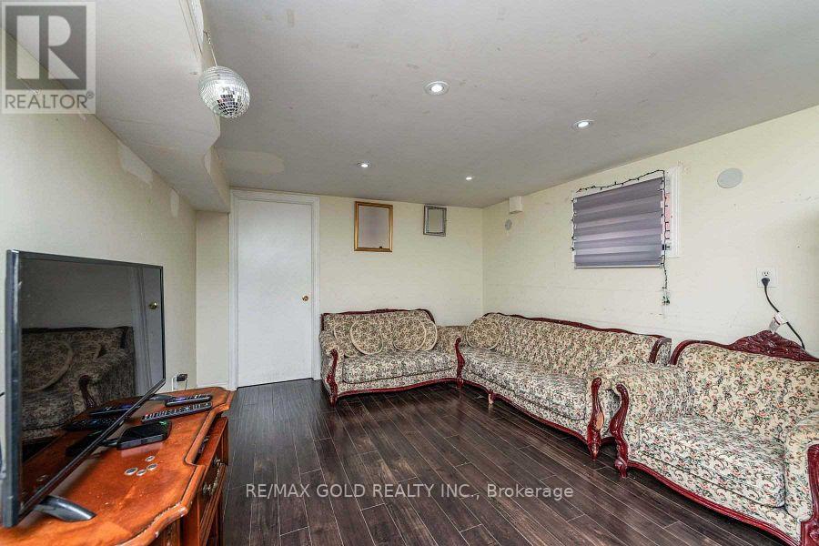 3430 Chipley Crescent Property Photo 15