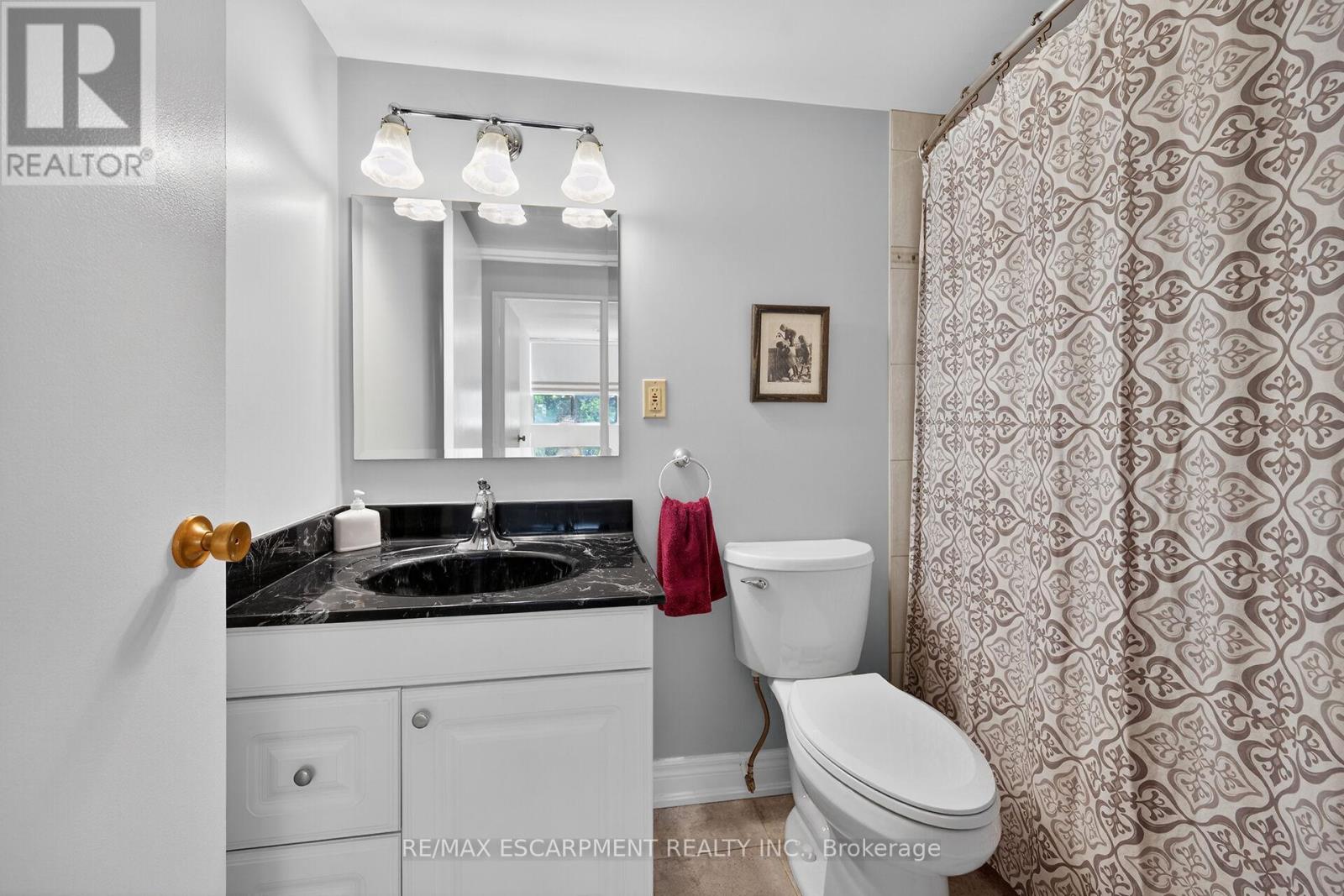 101 - 700 Dynes Road Property Photo 18