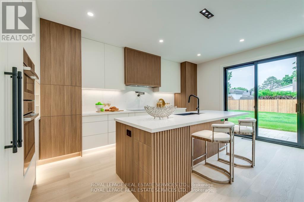 559 Walkers Line Property Photo 16