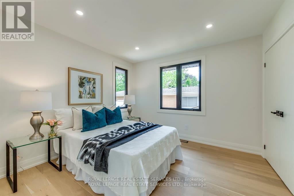 559 Walkers Line Property Photo 23