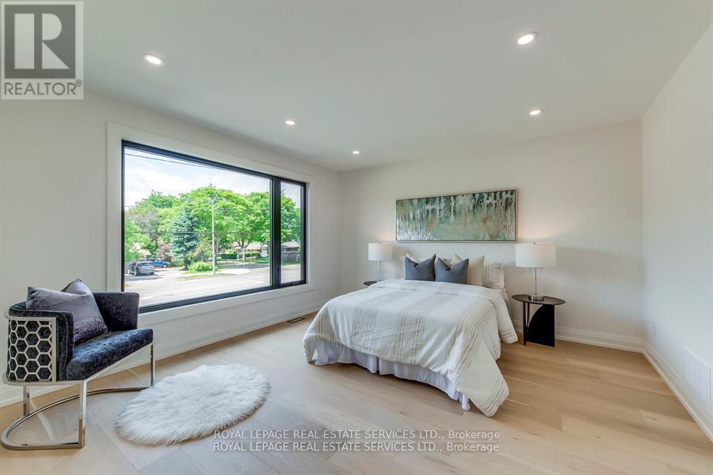 559 Walkers Line Property Photo 33