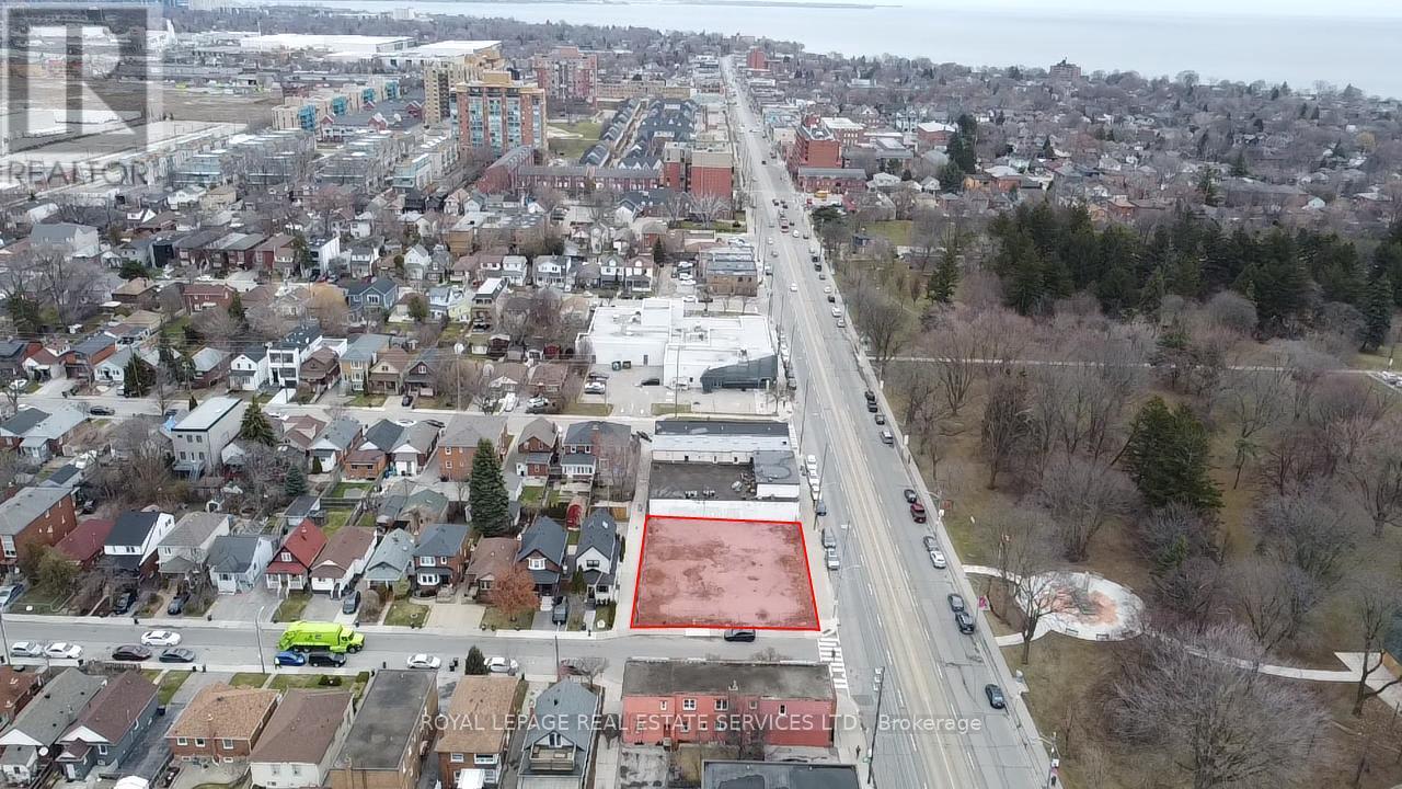 3142 Lake Shore Boulevard W Property Photo 5