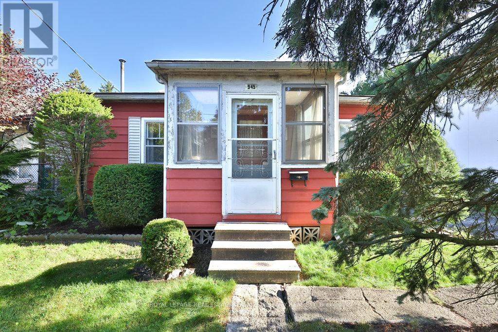 945 Beechwood Avenue Property Photo 16