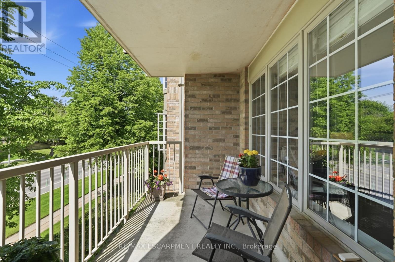 A307 - 216 Plains Road W Property Photo 25