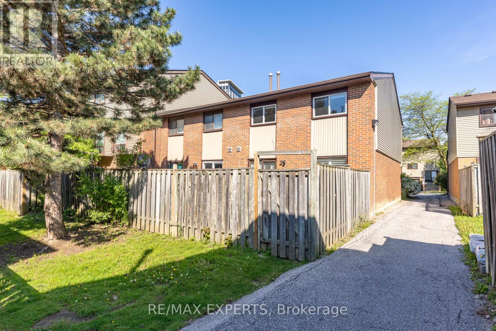 31 Carleton Place Property Photo 16