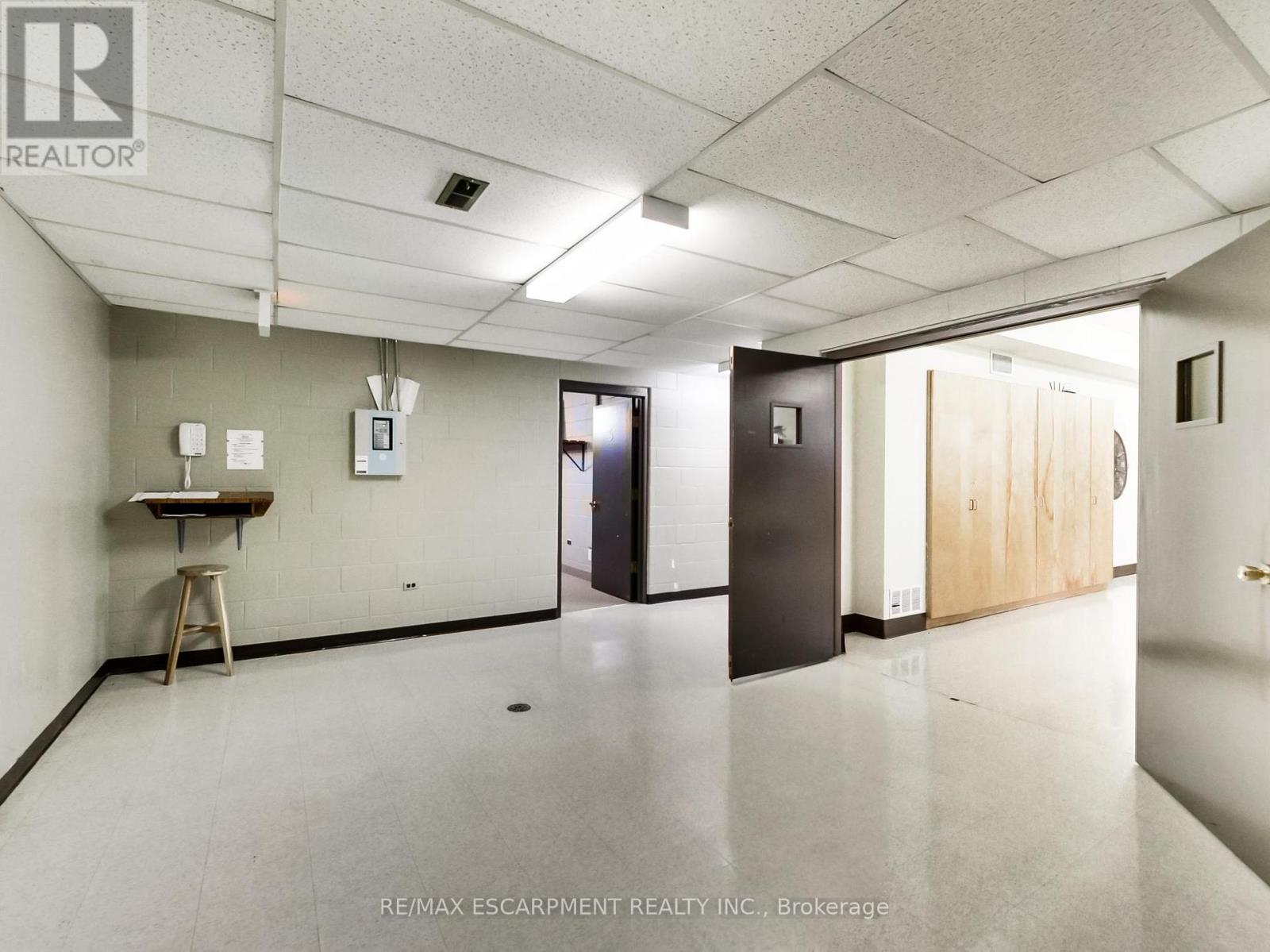 Full - 1225 Dundas Street Property Photo 22