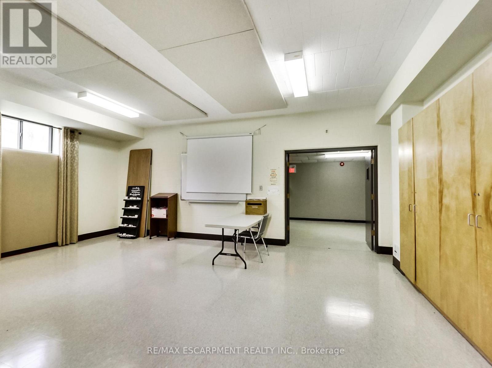 Full - 1225 Dundas Street Property Photo 25