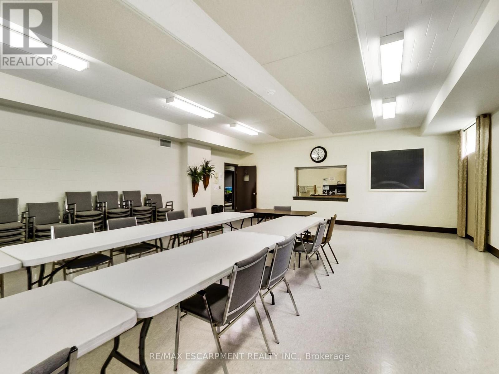 Full - 1225 Dundas Street Property Photo 26
