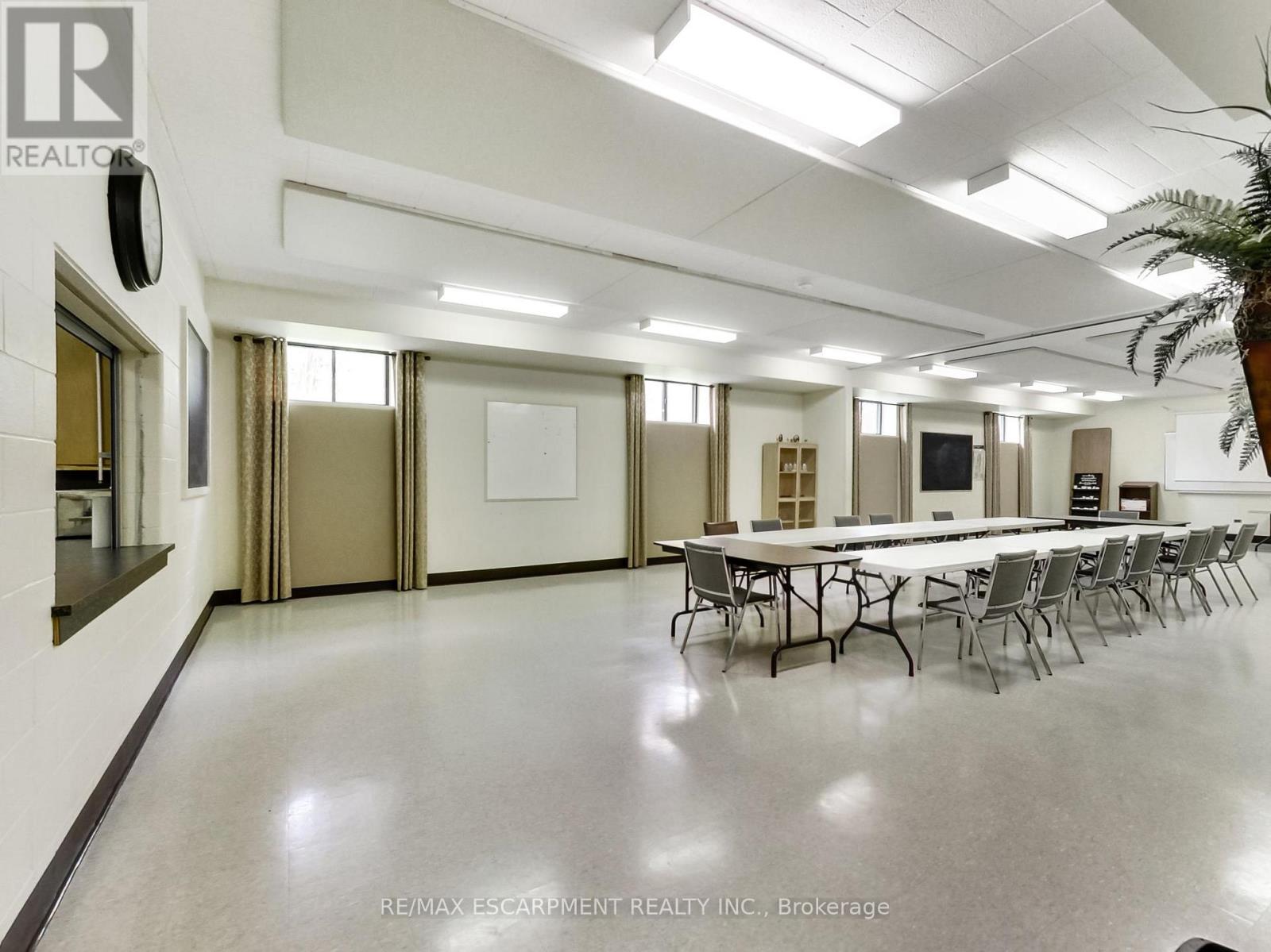 Full - 1225 Dundas Street Property Photo 29