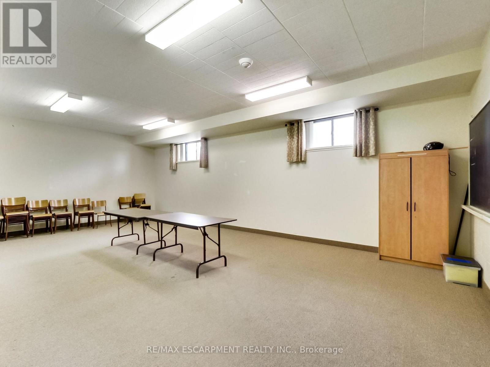 Full - 1225 Dundas Street Property Photo 34