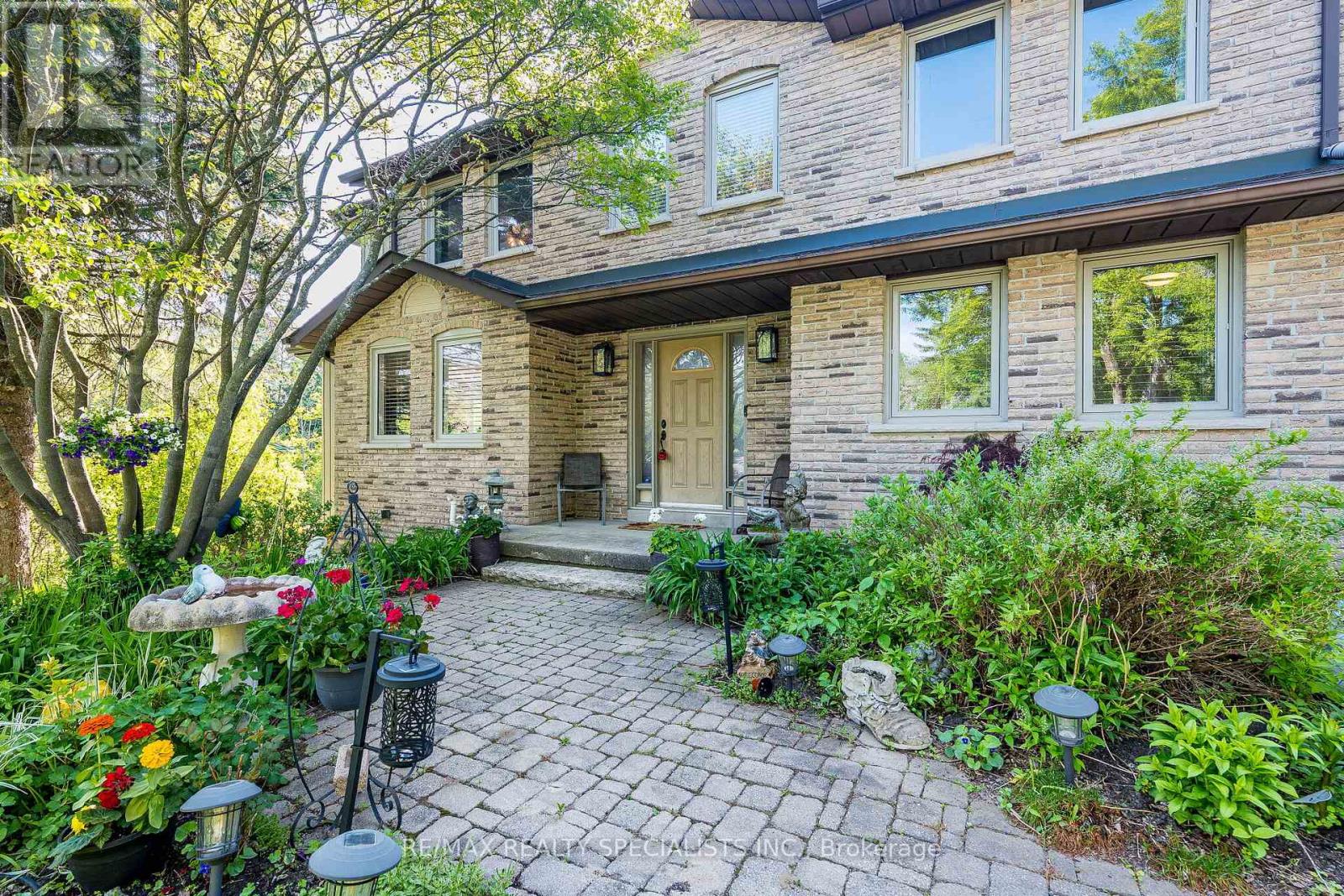 9 Mccartney Drive Property Photo 4
