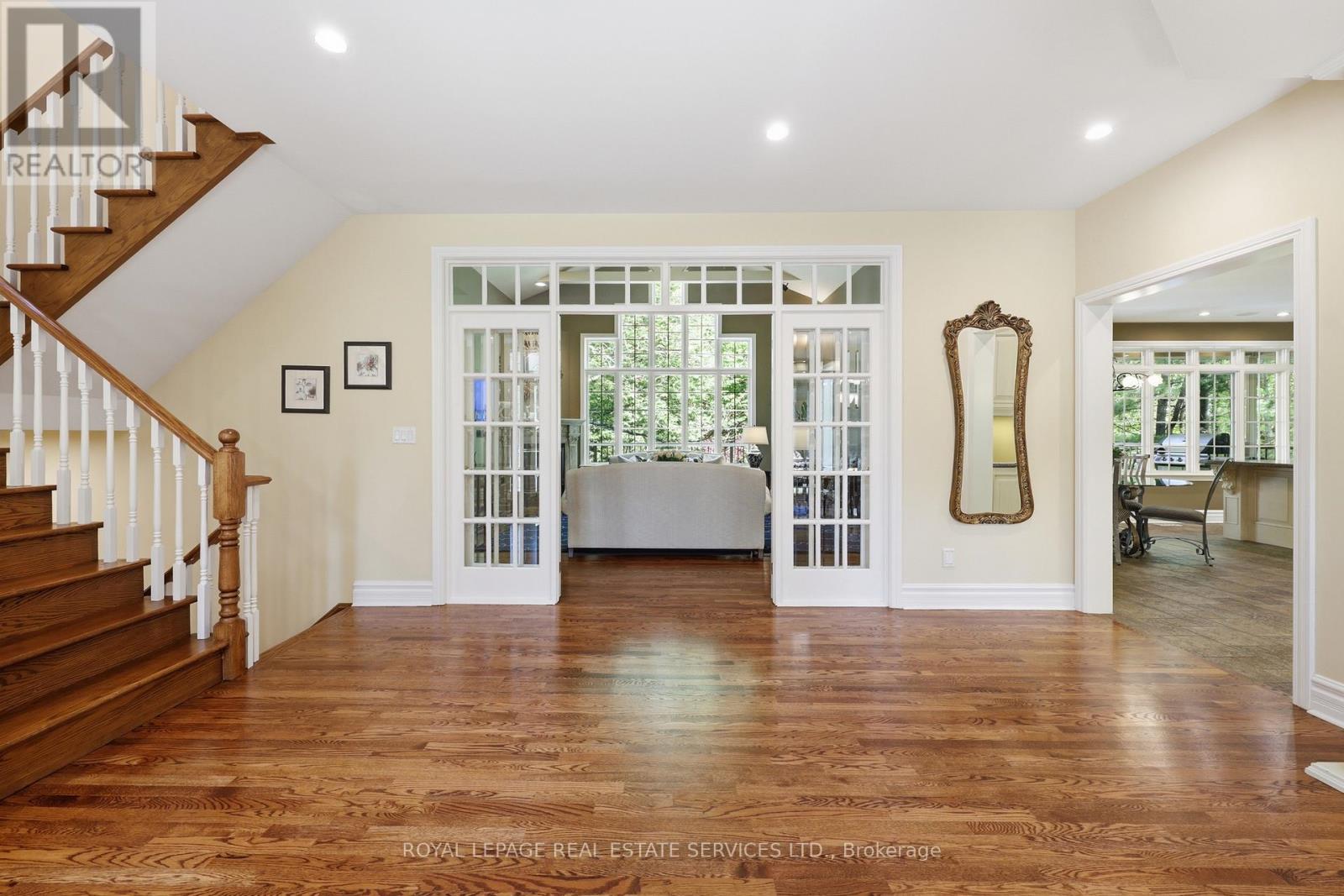 1227 Riverbank Way Property Photo 10