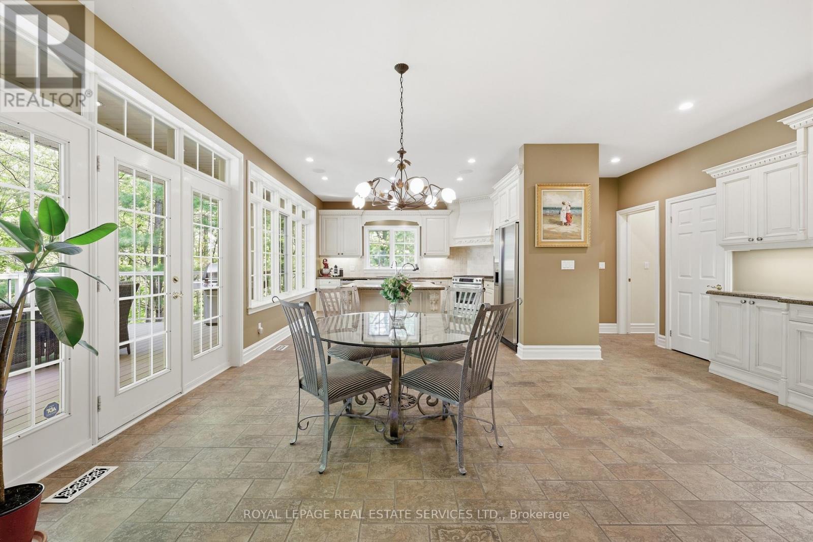 1227 Riverbank Way Property Photo 20
