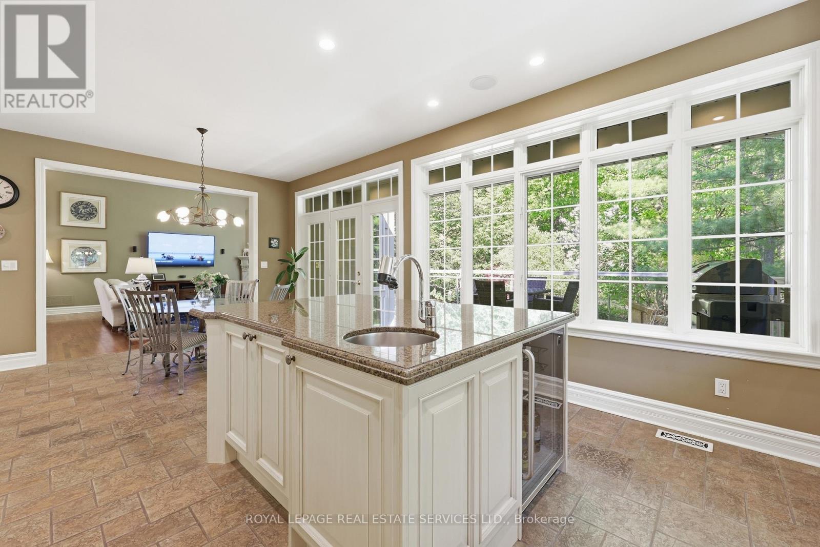 1227 Riverbank Way Property Photo 24