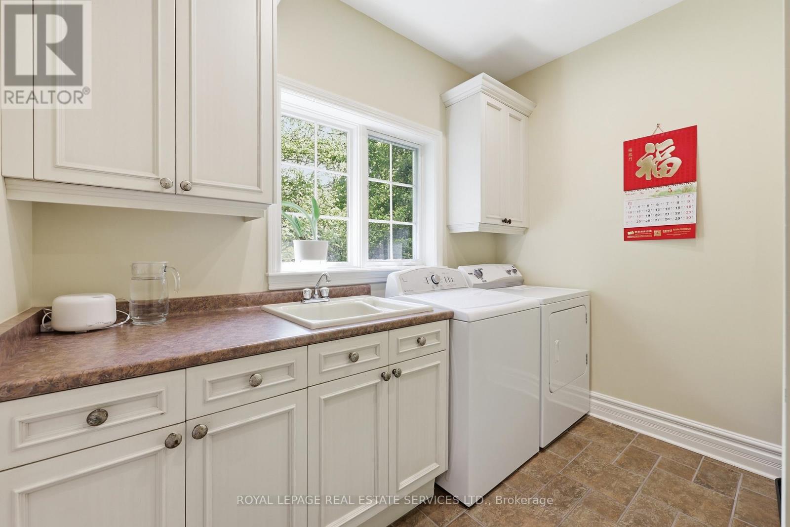 1227 Riverbank Way Property Photo 27